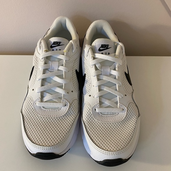 BRAND NEW Nike Air Max Sneakers Size 4Y - Picture 3 of 5